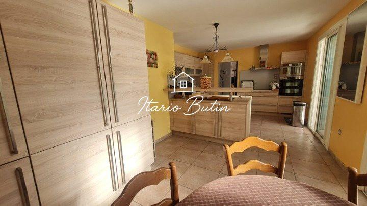 Maison - 152 m² - 6 pièces