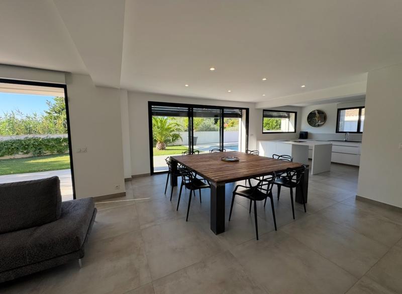 Maison - 200 m² - 4 pièces