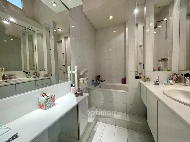 Appartement - 89 m² - 2 pièces