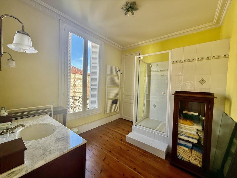 Maison - 160 m² - 8 pièces