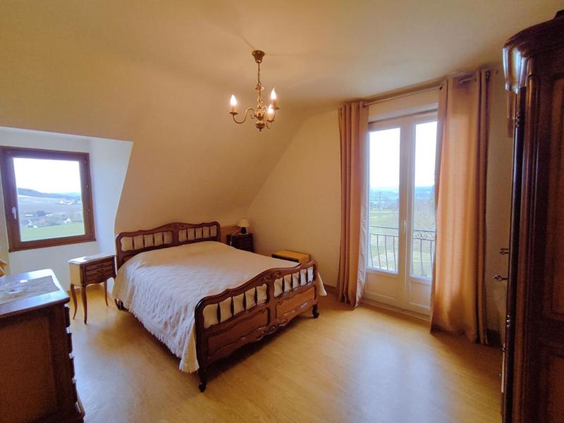 Maison - 160 m² - 8 pièces