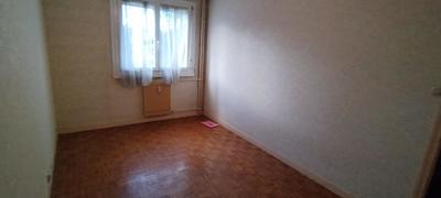 Appartement - 80 m² - 5 pièces