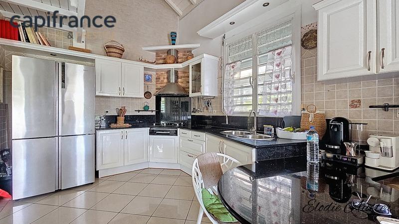 Villa - 197 m² - 9 pièces