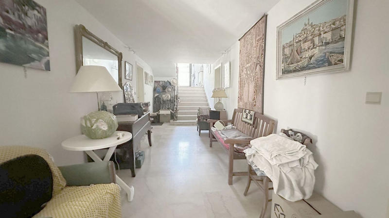 Maison - 320 m² - 10 pièces