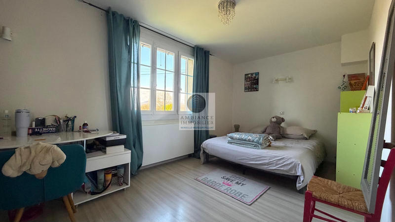 Maison - 280 m² - 9 pièces