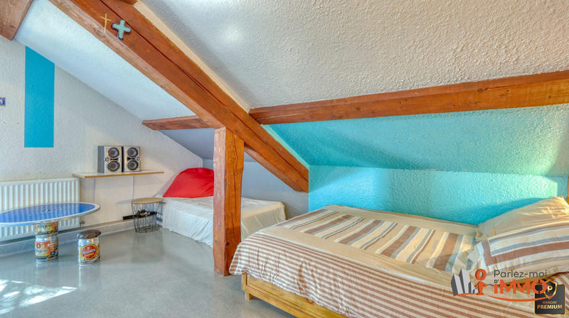 Maison - 270 m² - 11 pièces