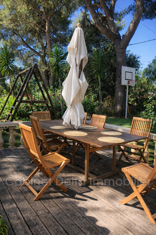 Maison - 259 m² - 12 pièces