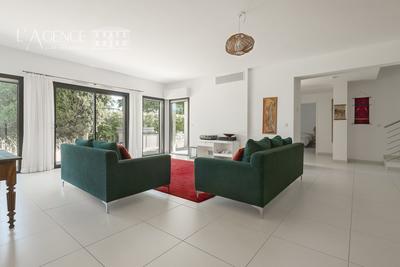 Appartement - 166 m² - 5 pièces