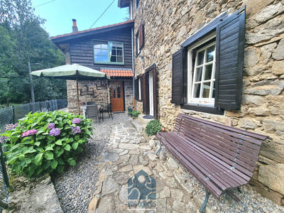 Propriété - 250 m² - 8 pièces