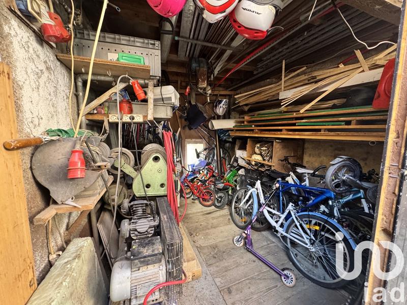 Maison - 235 m² - 9 pièces