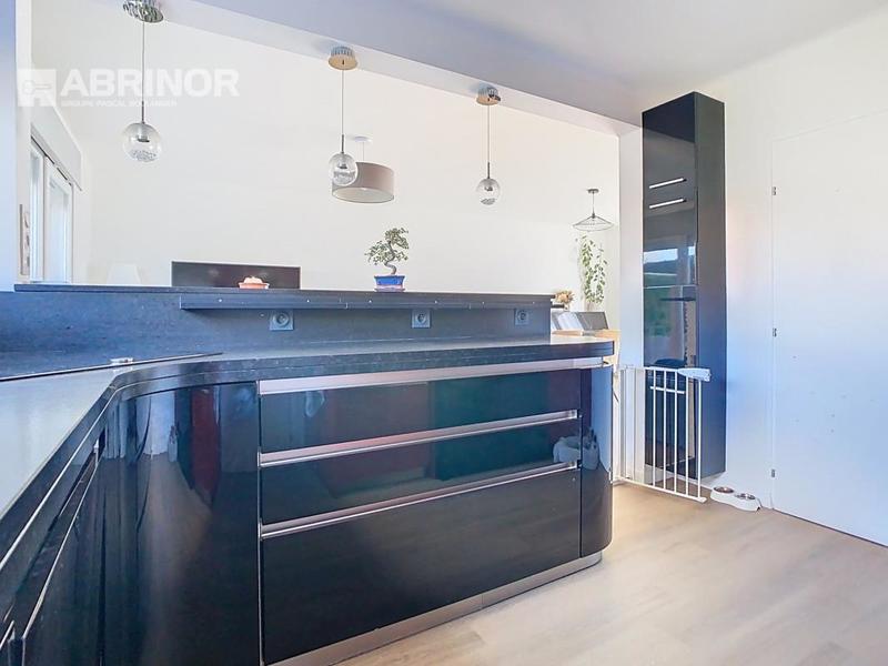 Villa - 107 m² - 6 pièces