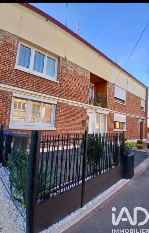 Maison - 90 m² - 5 pièces