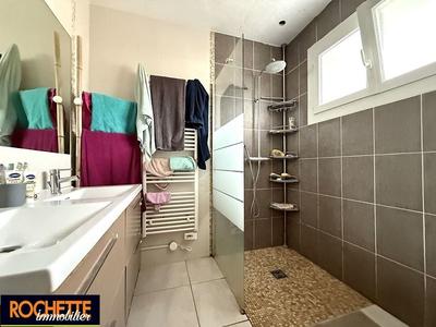 Maison traditionnelle - 140 m² - 6 pièces