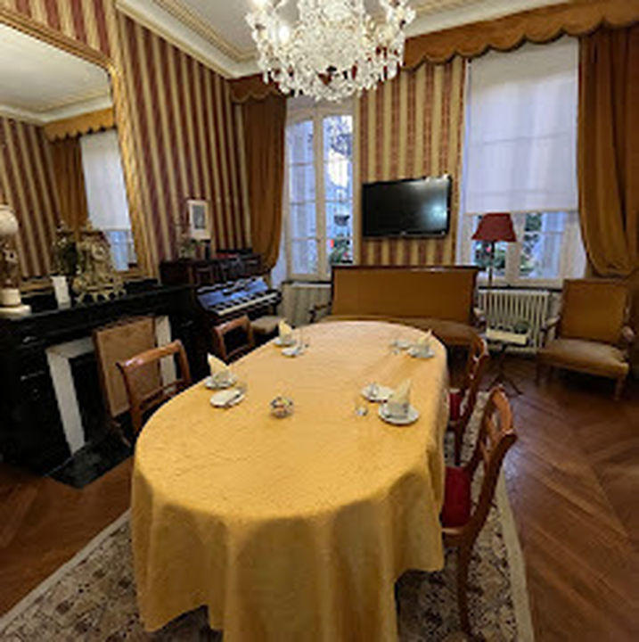 Immeuble - 1 340 m² - 21 pièces