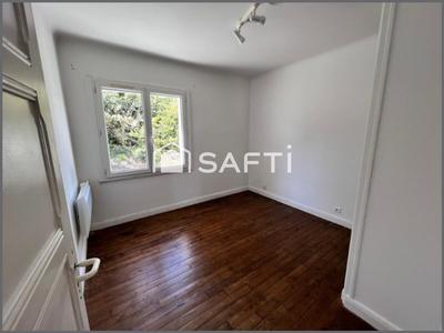 Maison - 196 m² - 8 pièces