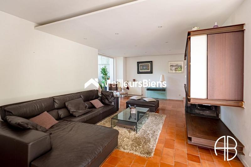 Maison - 288 m² - 13 pièces