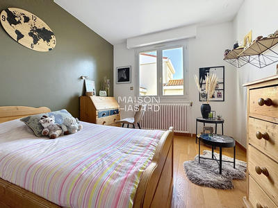 Maison traditionnelle - 188 m² - 7 pièces