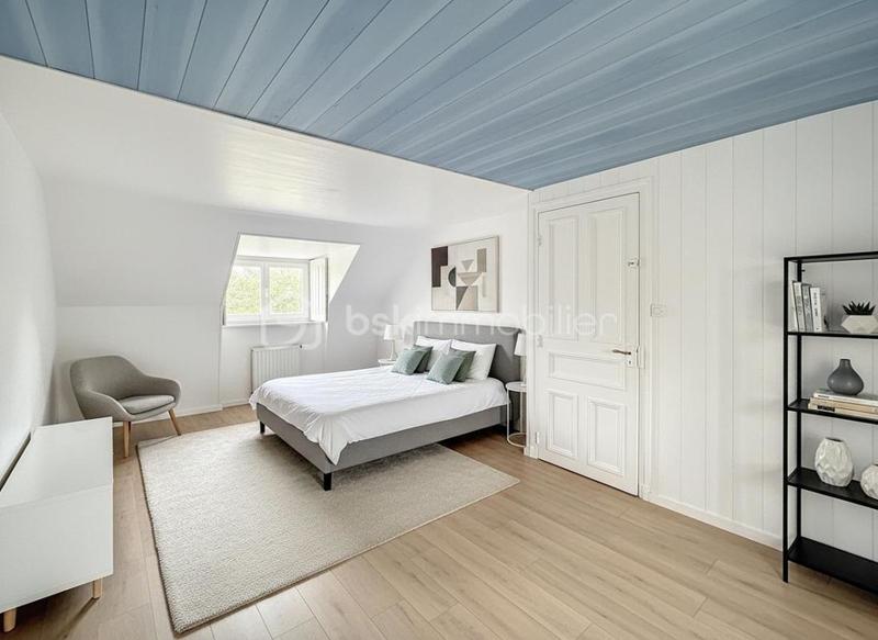 Demeure - 223 m² - 8 pièces