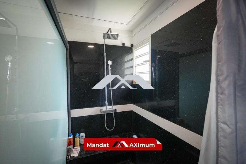 Villa - 205 m² - 6 pièces