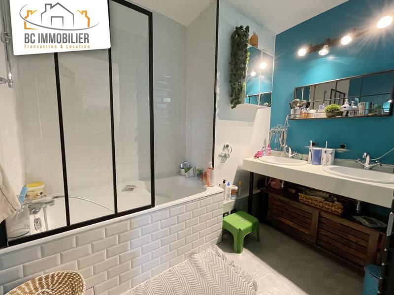 Appartement - 144 m² - 6 pièces