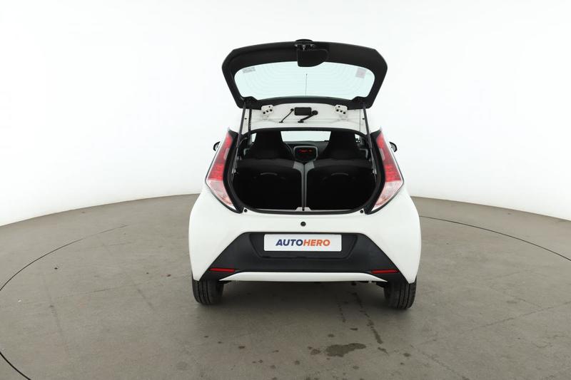 Toyota Aygo 1.0 Vvt-i X-Play 5p 69 ch