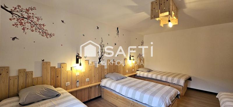 Maison - 251 m² - 7 pièces