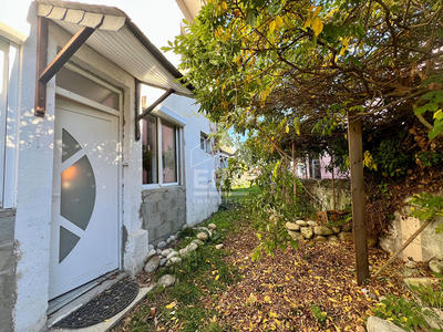 Maison - 77 m² - 4 pièces