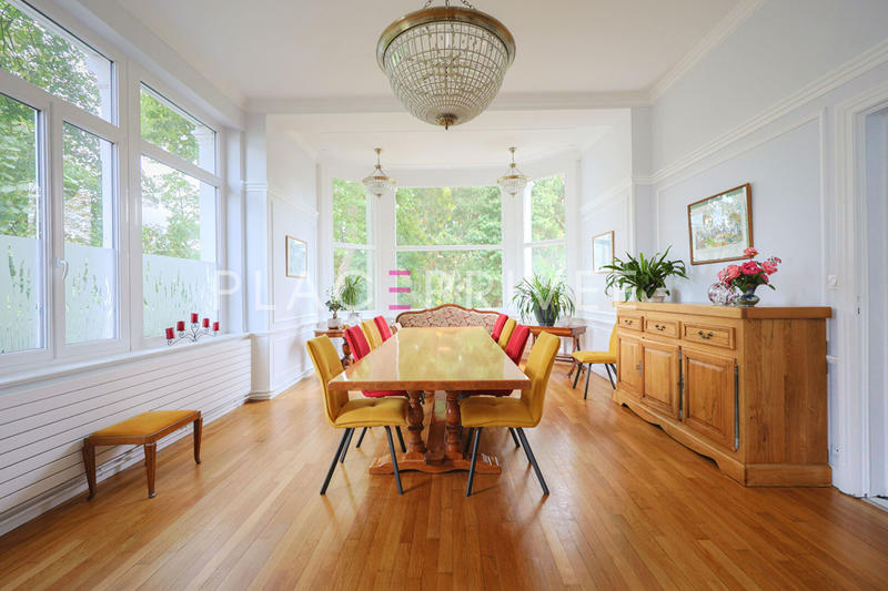 Maison - 435 m² - 16 pièces