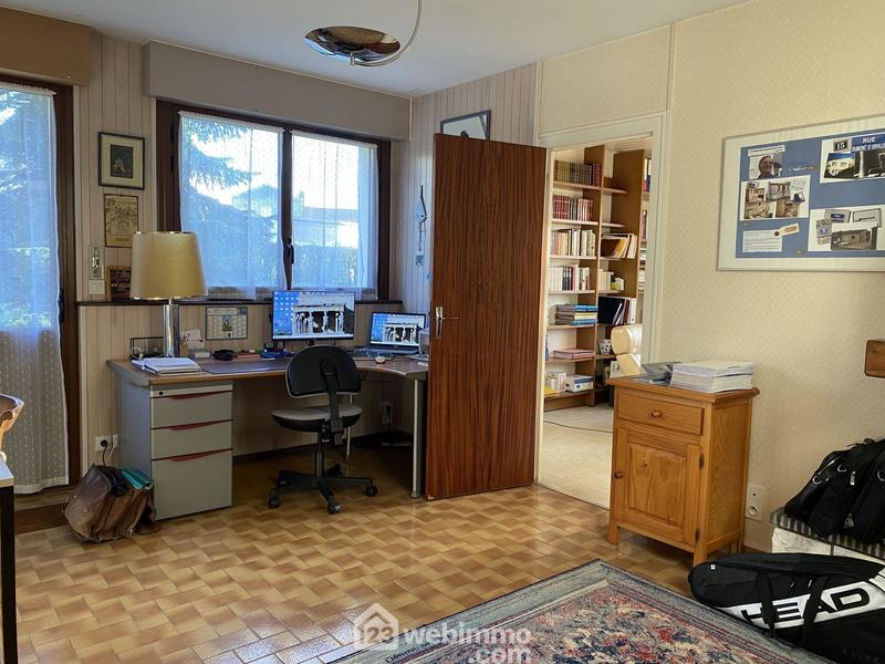 Maison - 202 m² - 7 pièces