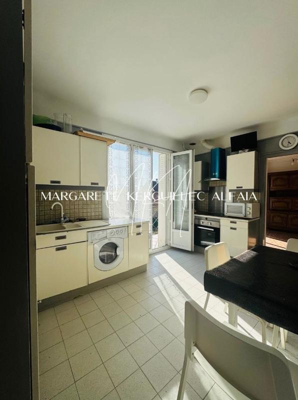 Maison - 179 m² - 10 pièces