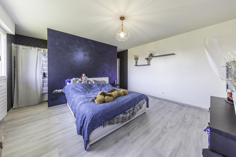 Maison - 252 m² - 7 pièces