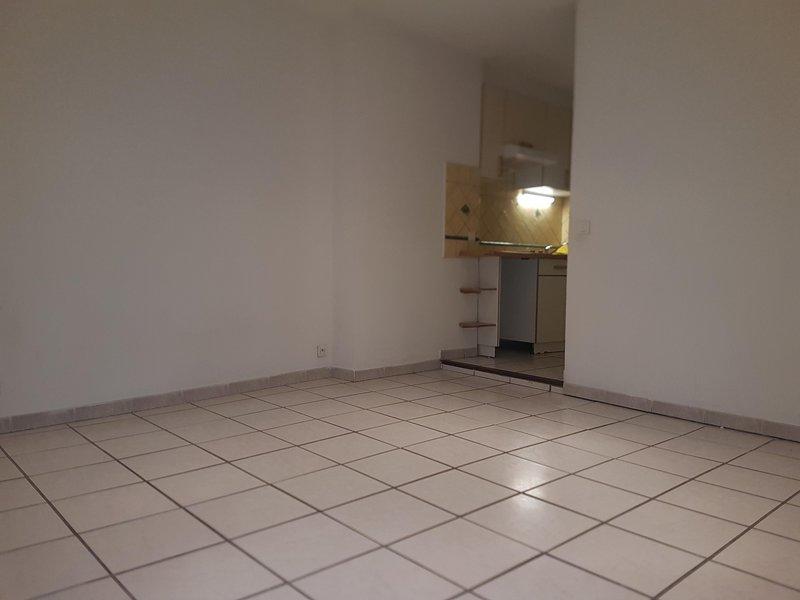 Studio - 30 m² - 1 pièce