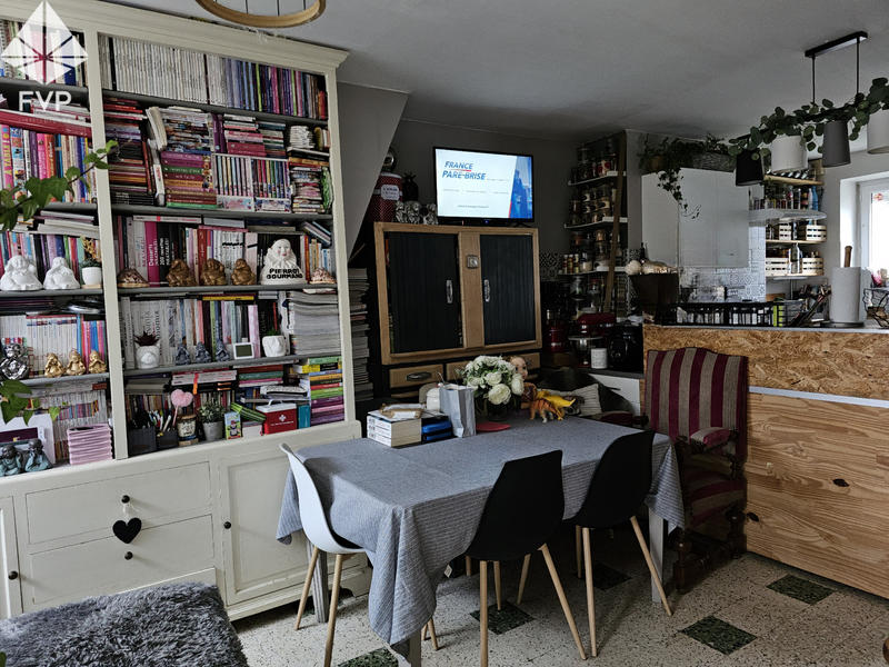 Propriété - 213 m² - 10 pièces