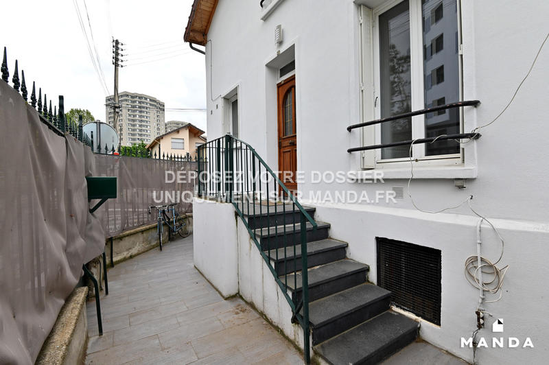 Chambre - 11 m² - 5 pièces