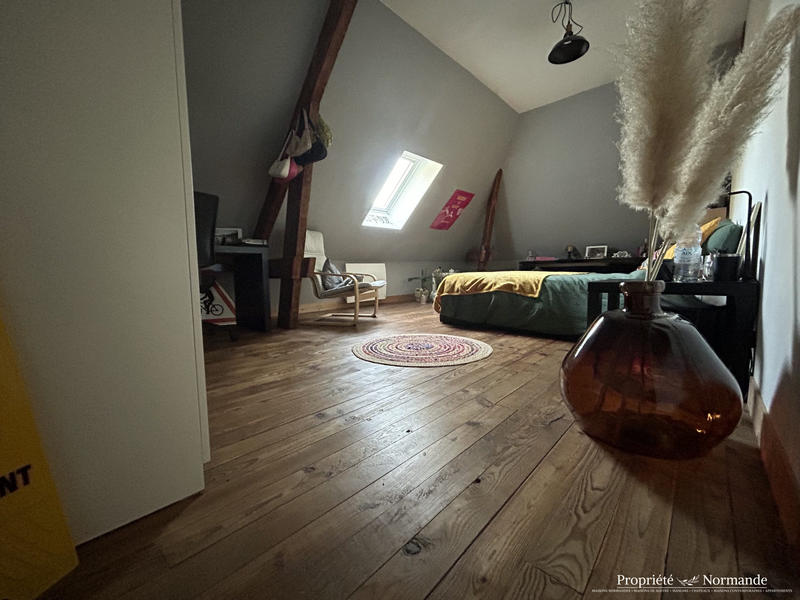 Maison - 280 m² - 8 pièces