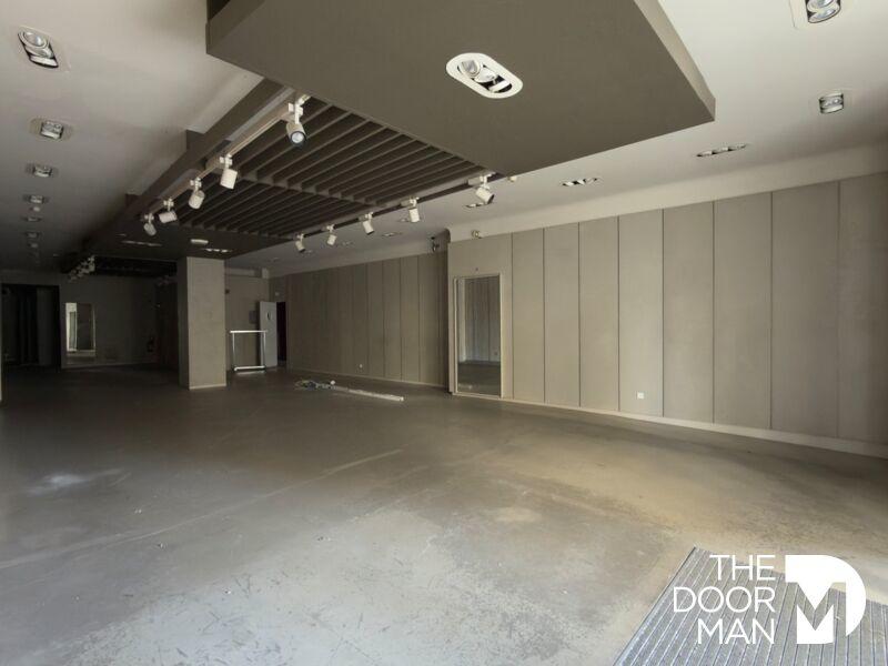 Local commercial - 335 m² - 6 pièces