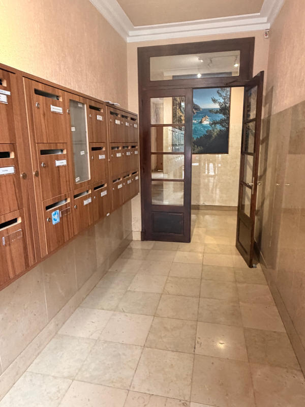 Local commercial - 81 m²