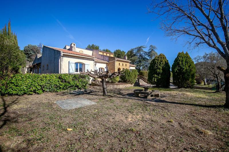 Villa - 230 m² - 5 pièces