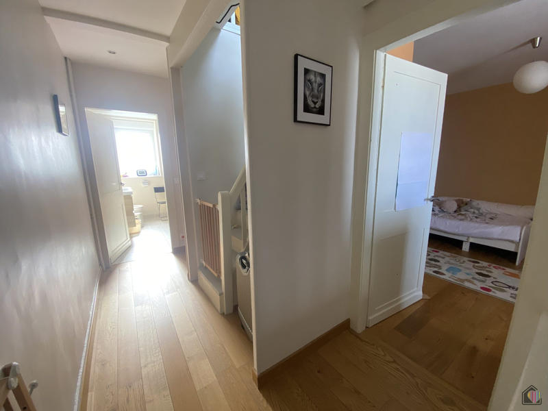 Maison traditionnelle - 163 m² - 6 pièces