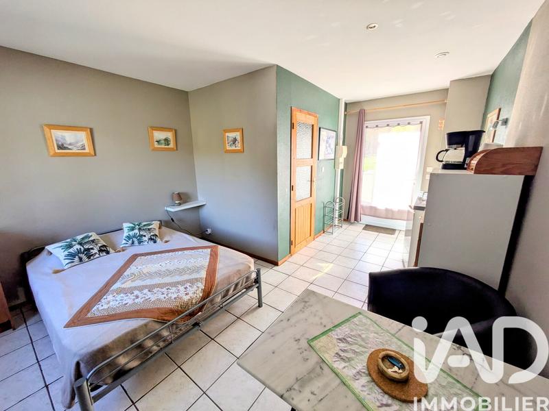 Maison - 300 m² - 15 pièces