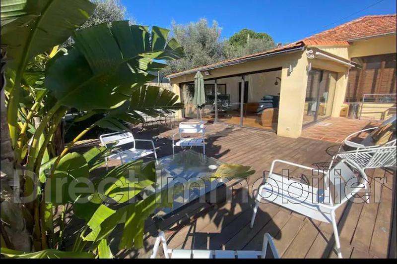 Maison - 250 m² - 7 pièces