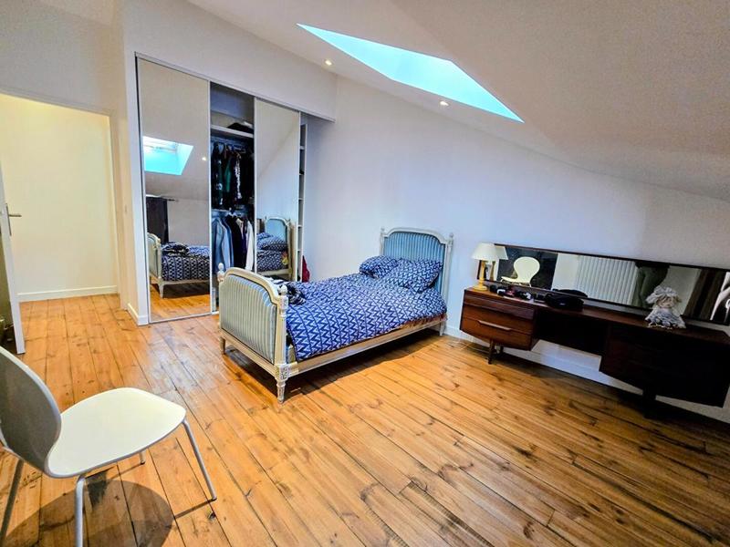 Maison - 460 m² - 13 pièces