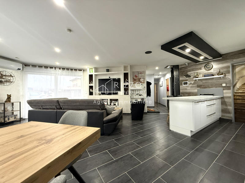 Maison - 98 m² - 4 pièces