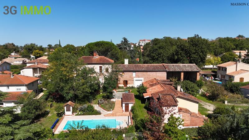 Propriété - 305 m² - 15 pièces