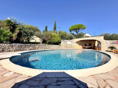 Maison - 192 m² - 8 pièces