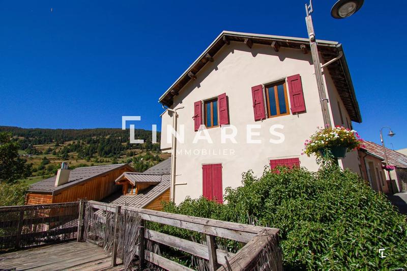 Maison - 143 m² - 6 pièces