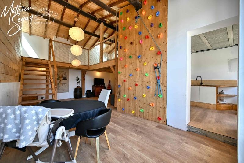 Maison - 193 m² - 7 pièces