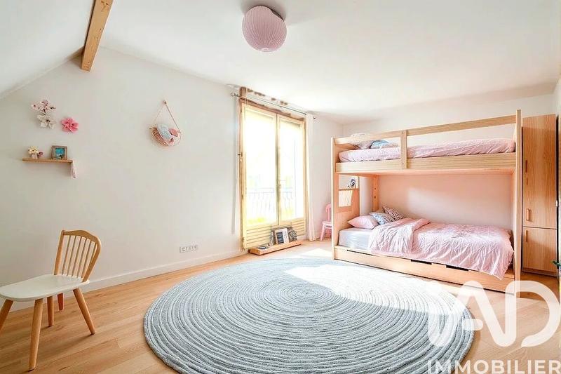 Maison - 182 m² - 8 pièces