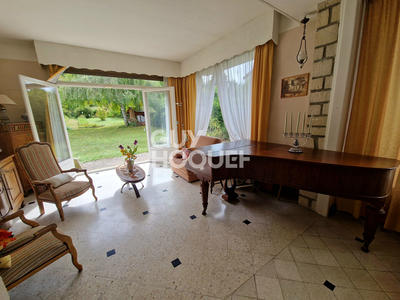 Maison - 230 m² - 10 pièces
