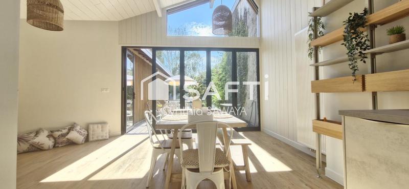 Maison - 241 m² - 7 pièces